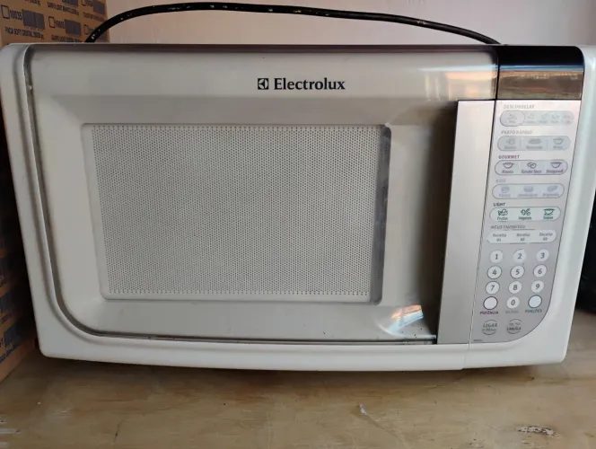 Microondas Eletrolux 29L 227V