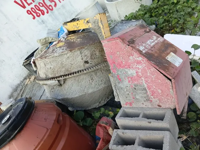 Vendo betoneira 400lt par conserto sem motor 