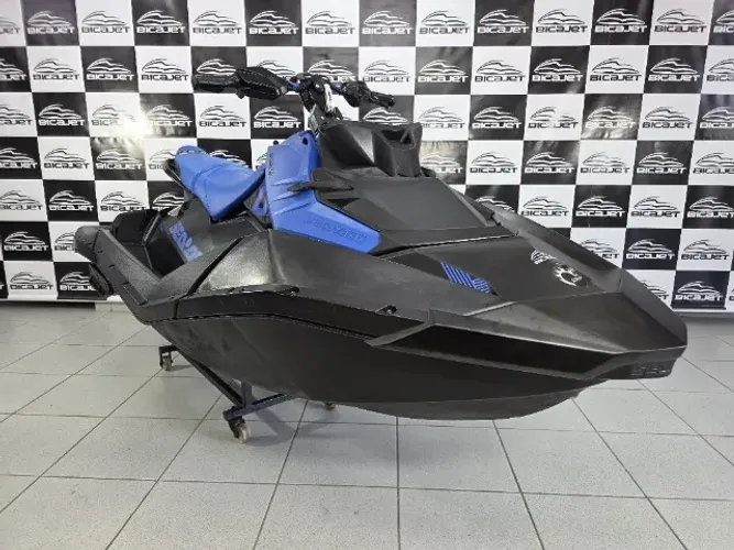 Jet Ski Sea Doo Spark Trixx 2022 - Seminovo