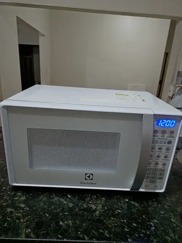 Micro-ondas Electrolux modelo mt-03 capacidade 20 L super conservado