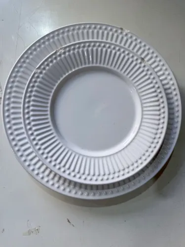 Pratos de porcelana Jantar e Sobremesa