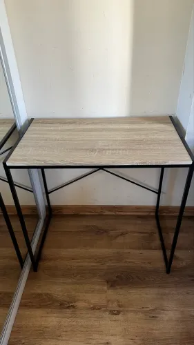 Mesa de escritório em ótimo estado