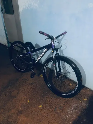 Vende se quadro absolute tamanho 13.8,vai com algumas peças nova por, preço 350