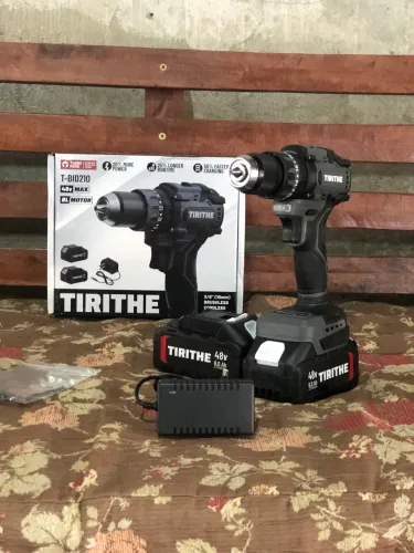 Parafusadeira furadeira elétrica 2 baterias (NOVA)