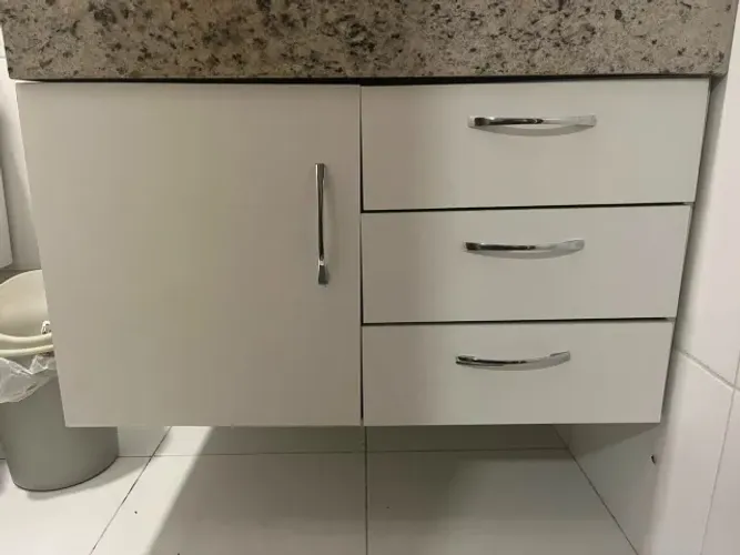 Gabinete para Banheiro 90x54cm Branco com 3 Gavetas e Porta