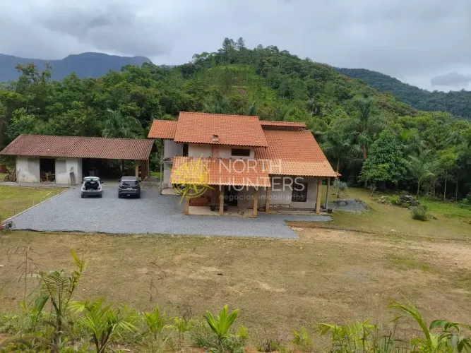 Chácara à venda e locação, Área Rural, com casa e tanque de peixe de Joinville, Joinville,
