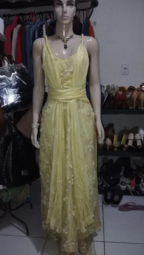 Vestido Rendado com Pedrarias
