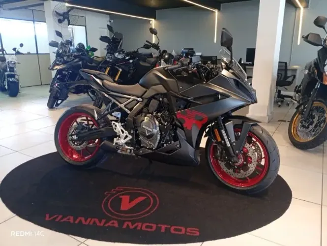 SUZUKI  GSX 8R 800  COMPLETA C/ 85 CV