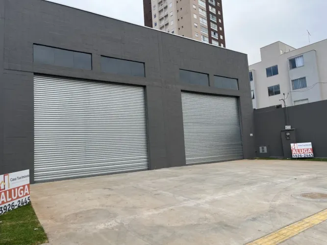 Galpão comercial na Avenida Francisco de Melo na Vila Rosa em Goiânia