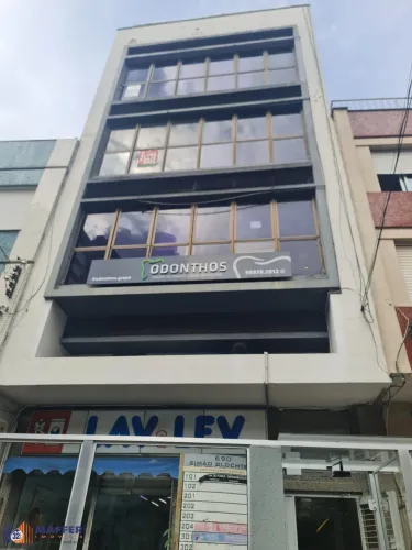 Excelente sala comercial no coração do bairro Bom Fim.