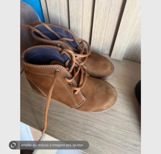 Bota de couro infantil