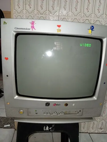 Tv LG 14 polegadas funcionando perfeitamente