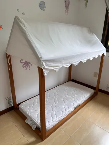 Mini cama Montessori casinha