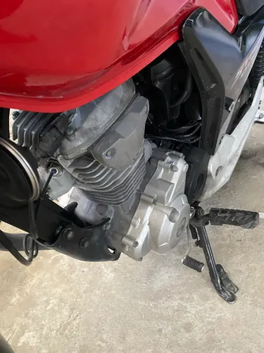 Uma moto impecável e muito boa para o dia a dia