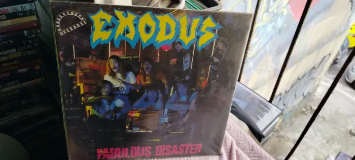 Exodus LP Fabulous Disaster tiragem nacional estado impecável, vinil zerado, com encarte
