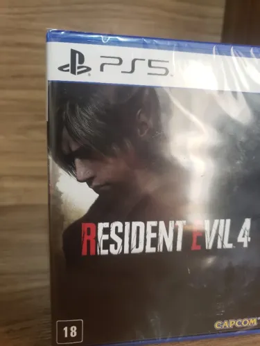 Resident Evil 4 Remake Standard Edition PS5 Físico Novo e Lacrado