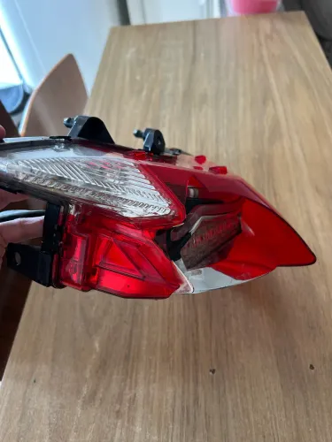 LANTERNA TRASEIRA PCX 2018 Original (lente quebrada) 