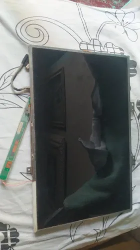Tela LCD Notebook 15,4 AU Optronics B154EW02 V.7 30 Pinos CCFL - Funcionando