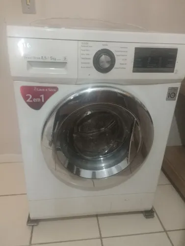 Vendo máquina lava e seca LG