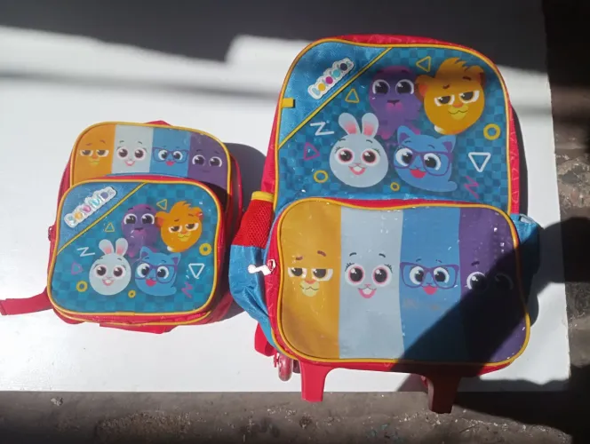Mochila e lancheira bolofofos