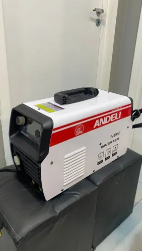 Máquina de solda inversora multifuncional 200A Mig/Mag/Pulse