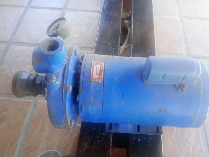 Vende se bomba d'água