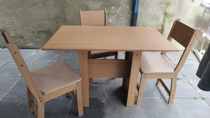 Mesa c/4 cadeiras