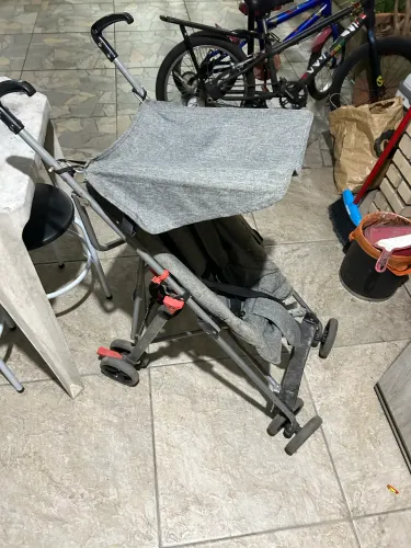 Carrinho guarda chuva para crianças