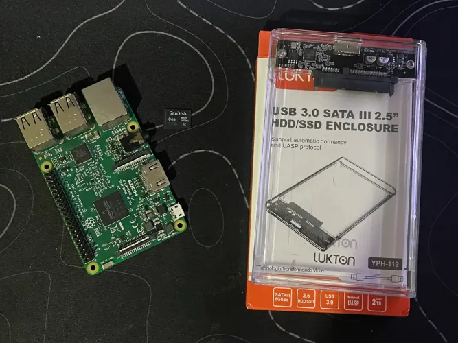 RASPBERRY PI 3B COMBO COM SD CARD E CASE SATA