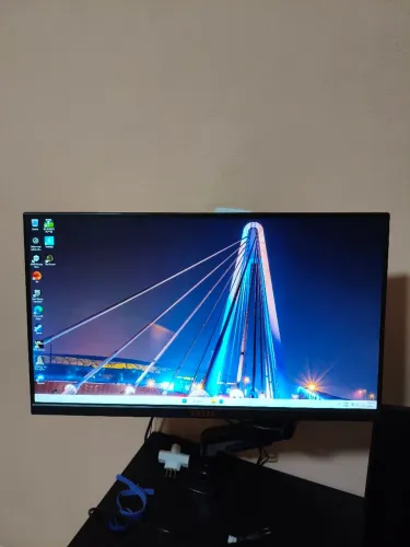Monitor 21Pol 75hz 1ms com braço articulado