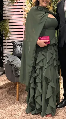 Vestido de festa verde oliva