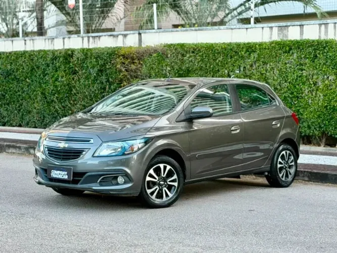 Chevrolet Onix Hatch LTZ 1.4 8V Flex Power Aut. 4P 2015