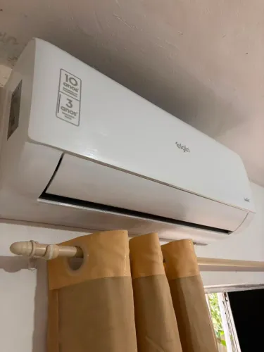 AR CONDICIONADO SEMI-NOVO 9000 BTU's (3 MESES DE USO)