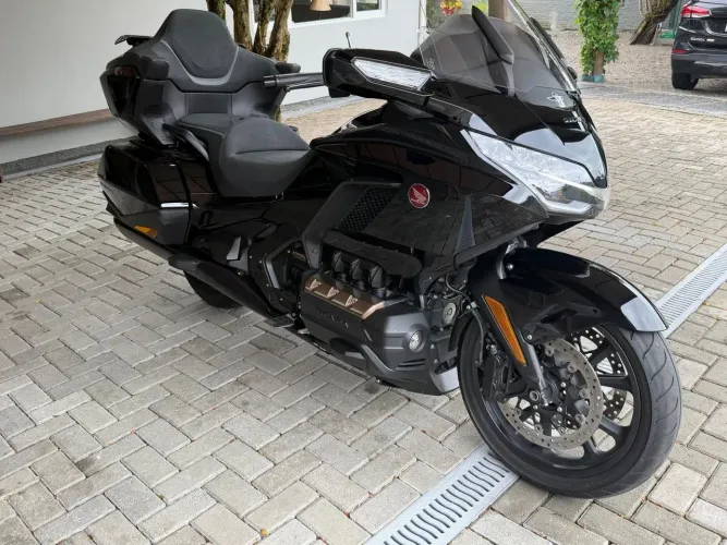 Honda Gold Wing 2024 impecável