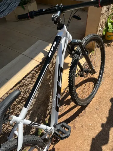 Bicicleta Aro 29 Aço Carbono Gts Pulse 24v Suspensão