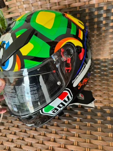 Capacete AGV original nunca usado 