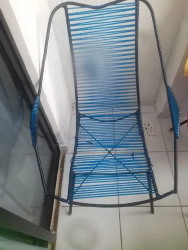 Cadeira estilosa e confortável, perfeita para relaxar e decorar seu espaço. Design moderno