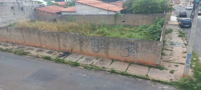 Vendo terreno zona norte bairro Agua. Valor 300 mil