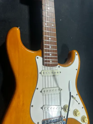 Guitarra Squier california series com ponte wilkinson