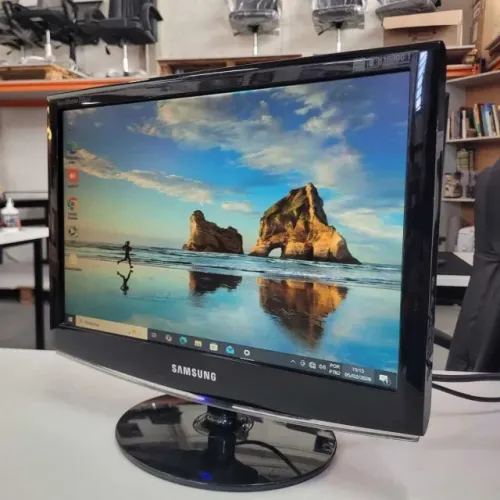 Monitor Samsung, Modelo 733W, 17 Polegadas