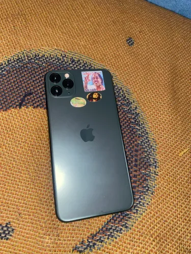 Iphone 11 pro max ( retirar peças )