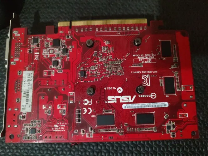 Placa de vídeo 2 gigas não dá imagem