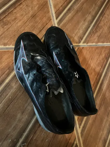 Chuteira Society Mizuno Alpha Elite