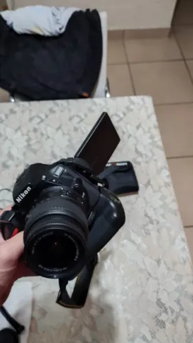 Vende-se ou Troca Câmera NIkon D5500 completa