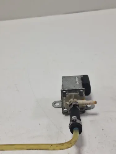 Valvula Solenoide Chevrolet Celta 2012  *