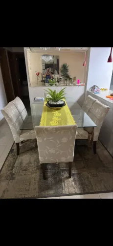 Mesa de jantar com 6 cadeiras