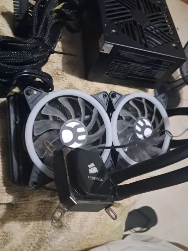 Vendo watercoole e fonte evus 600w pfv leia o anúncio!!!!!!