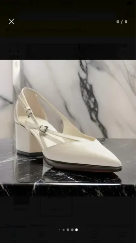 Scarpin Arezzo em couro TAM 37