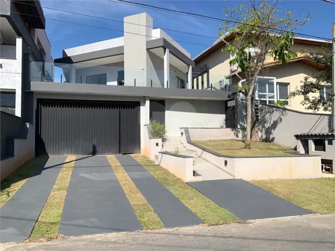 Casa à venda com 3 suítes em Aruã, Mogi das Cruzes - SP