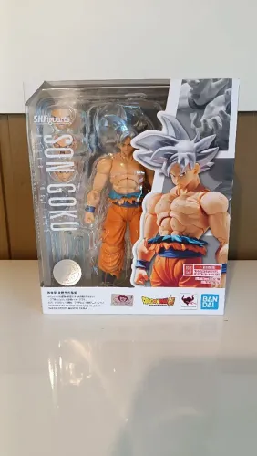 Goku Ultra Instinto BANDAI SH figuarts Original